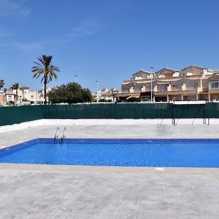 Casa Alex Torrevieja- Holiday House - Con Piscina Comunitaria Εξωτερικό φωτογραφία