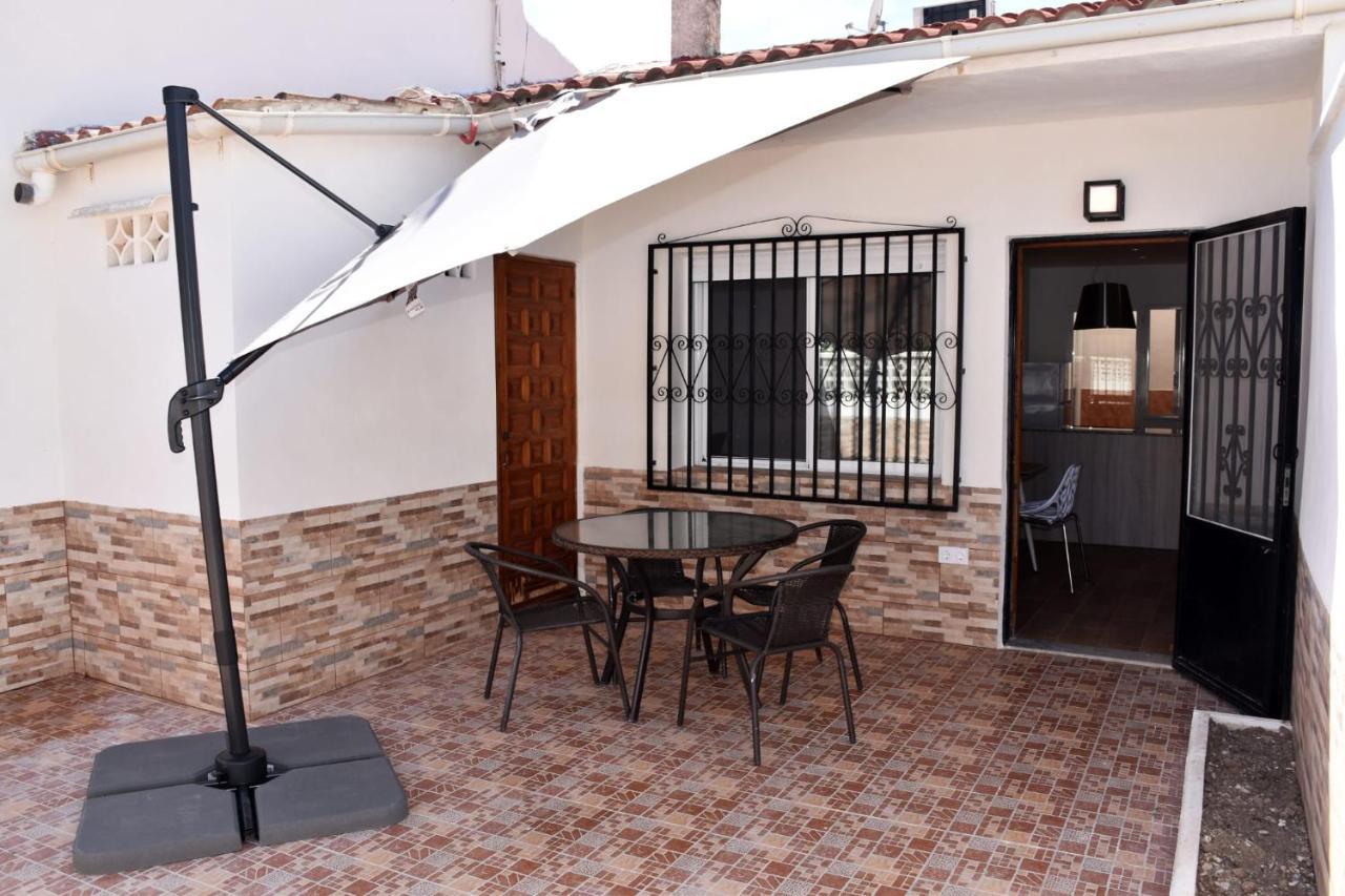 Casa Alex Torrevieja- Holiday House - Con Piscina Comunitaria Εξωτερικό φωτογραφία